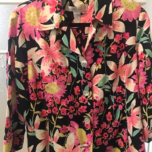 Floral top - Picture 2 of 5